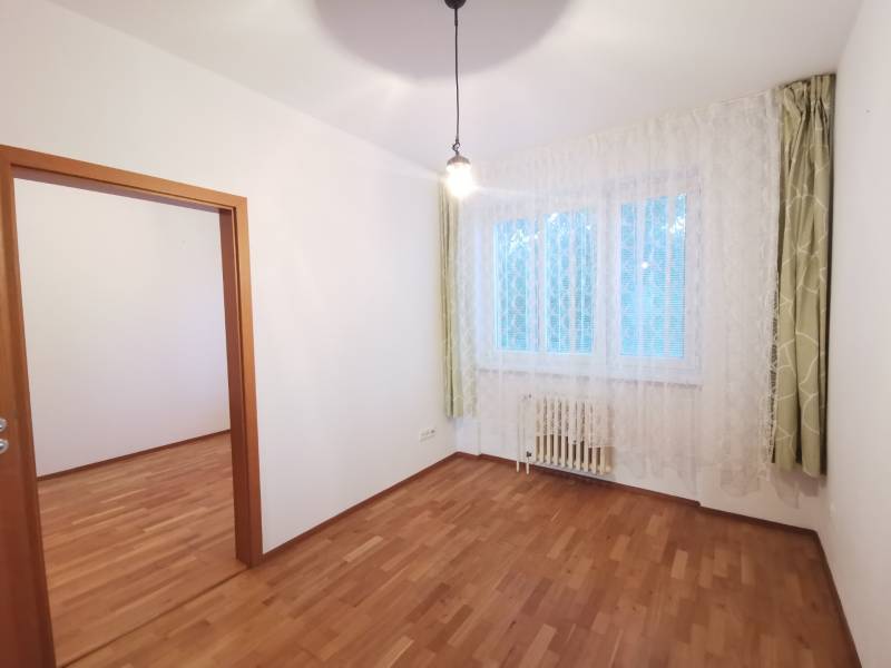 Rent Three bedroom apartment, Three bedroom apartment, Priekopnícka, B