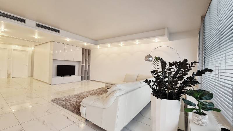 Rent Two bedroom apartment, Two bedroom apartment, Dvořákovo nábrežie,