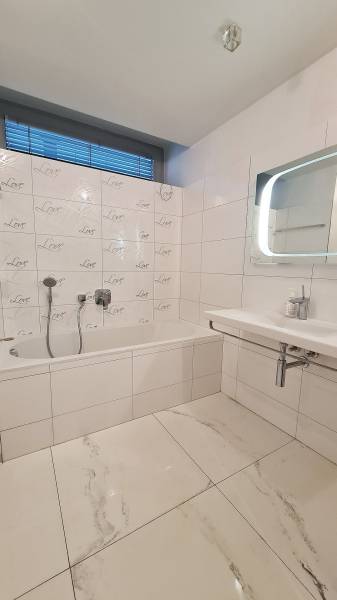 Rent Two bedroom apartment, Two bedroom apartment, Dvořákovo nábrežie,