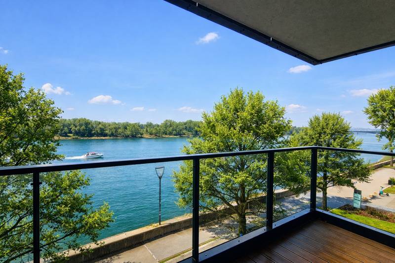 Rent Two bedroom apartment, Two bedroom apartment, Dvořákovo nábrežie,