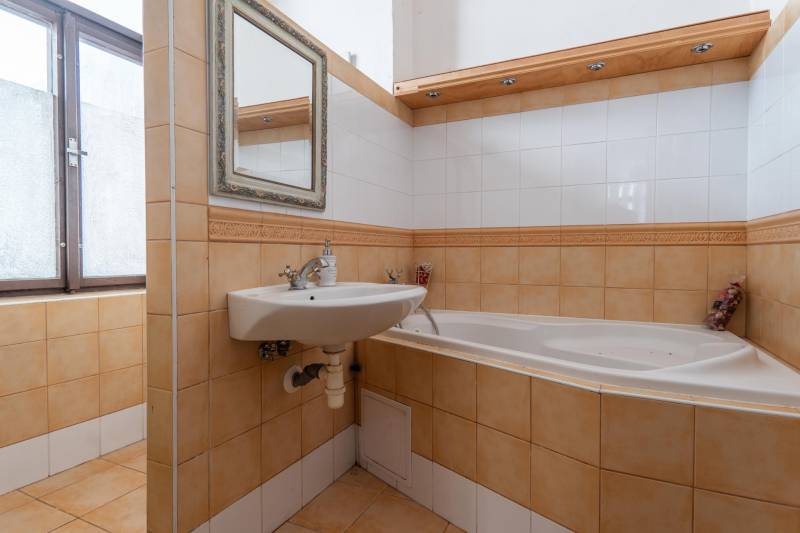 Sale Cottage, Cottage, Hviezdoslavova, Trenčín, Slovakia