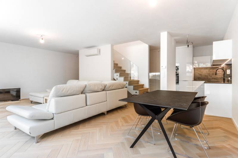 Rent Three bedroom apartment, Three bedroom apartment, solunska, Brati