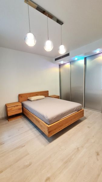 Rent Two bedroom apartment, Two bedroom apartment, Dvořákovo nábrežie,