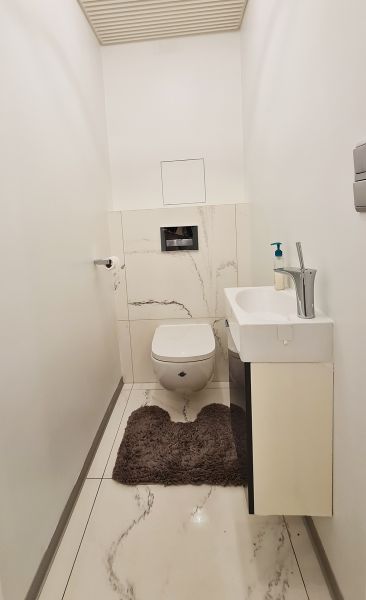 Rent Two bedroom apartment, Two bedroom apartment, Dvořákovo nábrežie,