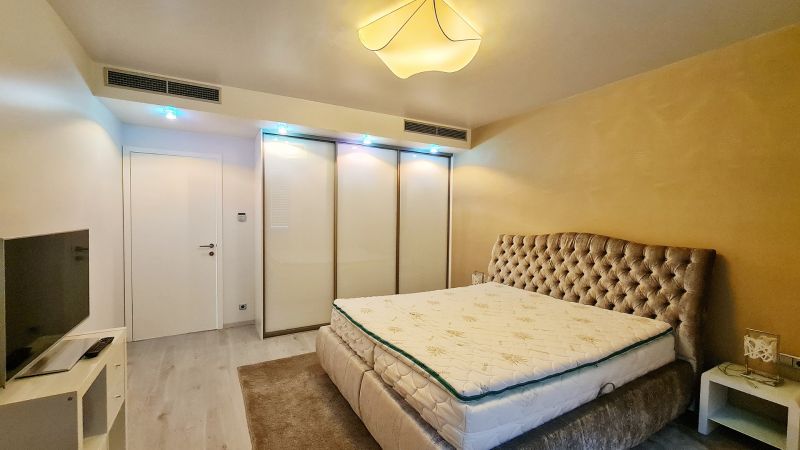 Rent Two bedroom apartment, Two bedroom apartment, Dvořákovo nábrežie,