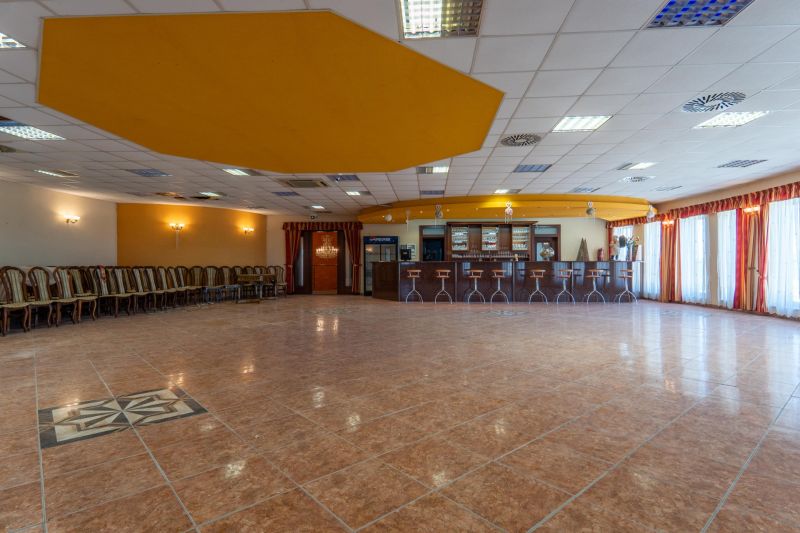 Sale Commercial premises, Commercial premises, Komenského, Nové Zámky,