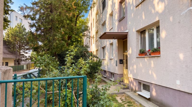 Sale Two bedroom apartment, Two bedroom apartment, Geologická, Bratisl