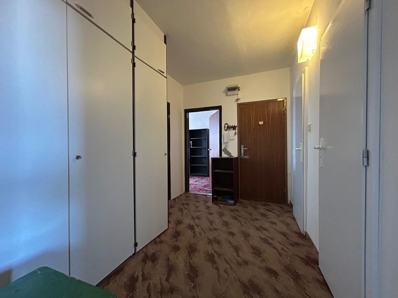 Sale Three bedroom apartment, Three bedroom apartment, Slatinská, Brat