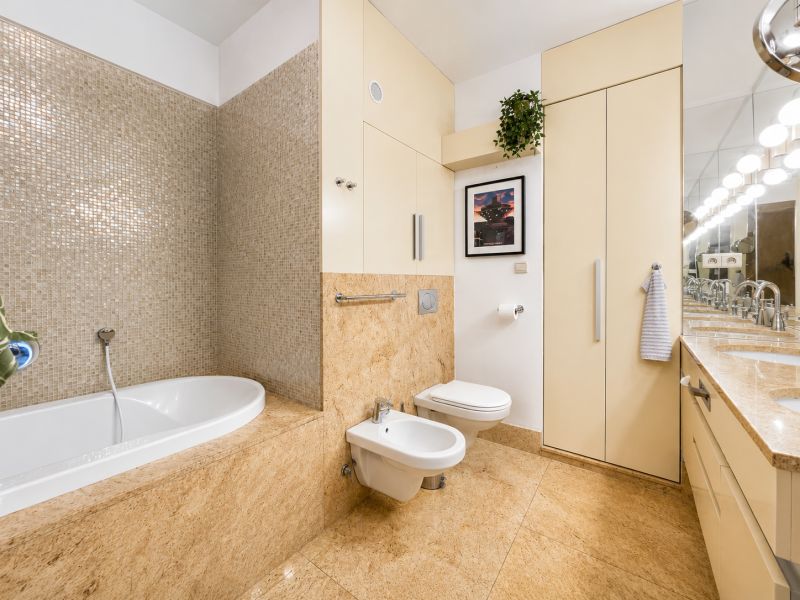 Rent Two bedroom apartment, Two bedroom apartment, Špitálska, Bratisla
