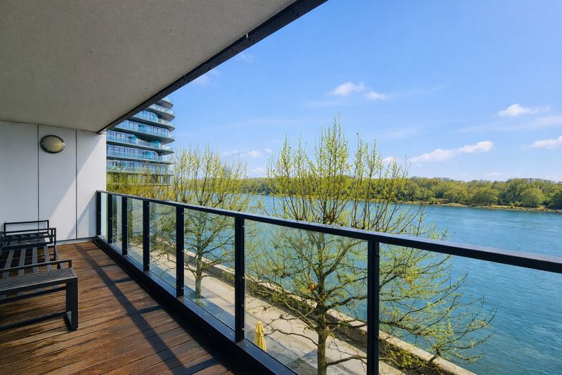 Rent Two bedroom apartment, Two bedroom apartment, Dvořákovo nábrežie,