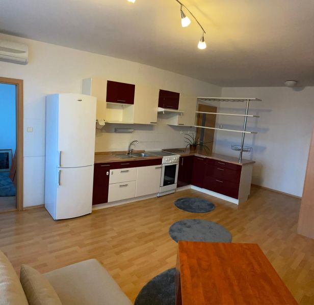 Rent One bedroom apartment, One bedroom apartment, Štefánika, Senec, S