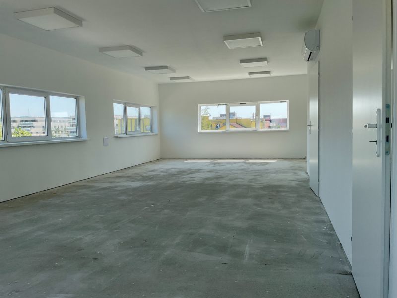 Sale Storehouses and Workshops, Storehouses and Workshops, Cementárens