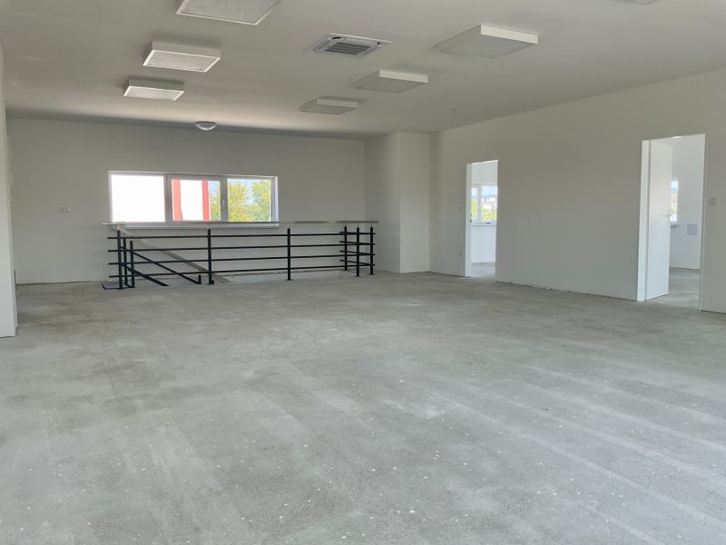 Sale Storehouses and Workshops, Storehouses and Workshops, Cementárens