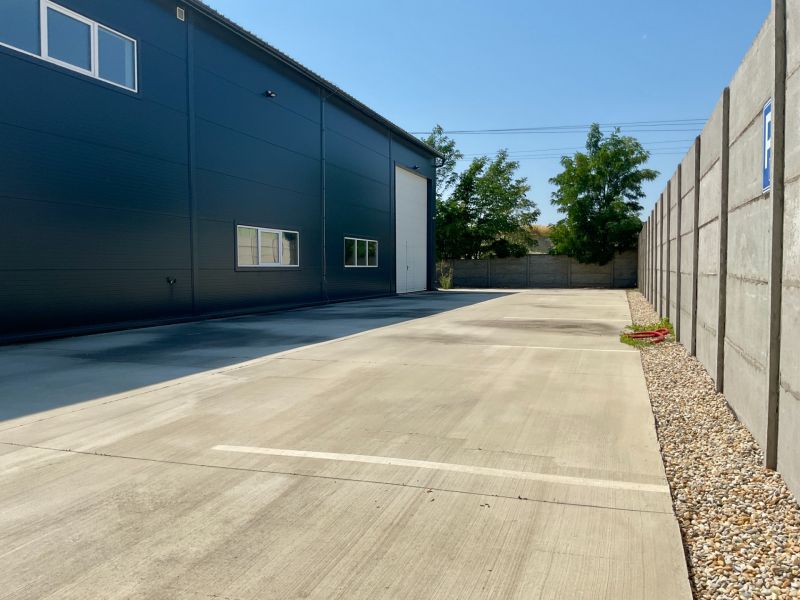 Sale Storehouses and Workshops, Storehouses and Workshops, Cementárens
