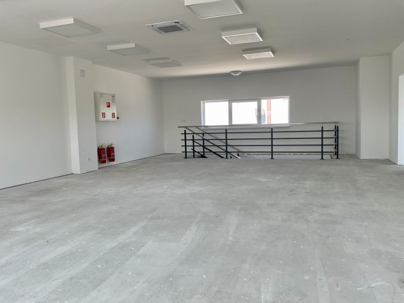 Sale Storehouses and Workshops, Storehouses and Workshops, Cementárens