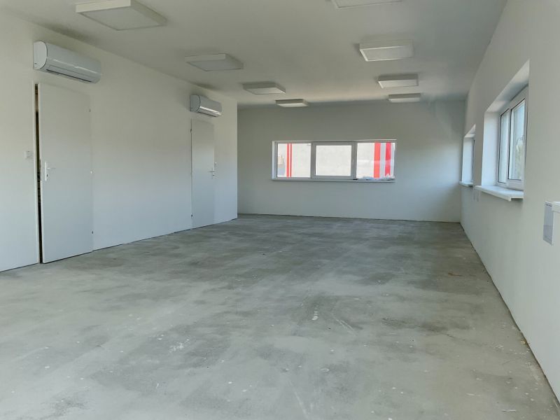 Sale Storehouses and Workshops, Storehouses and Workshops, Cementárens