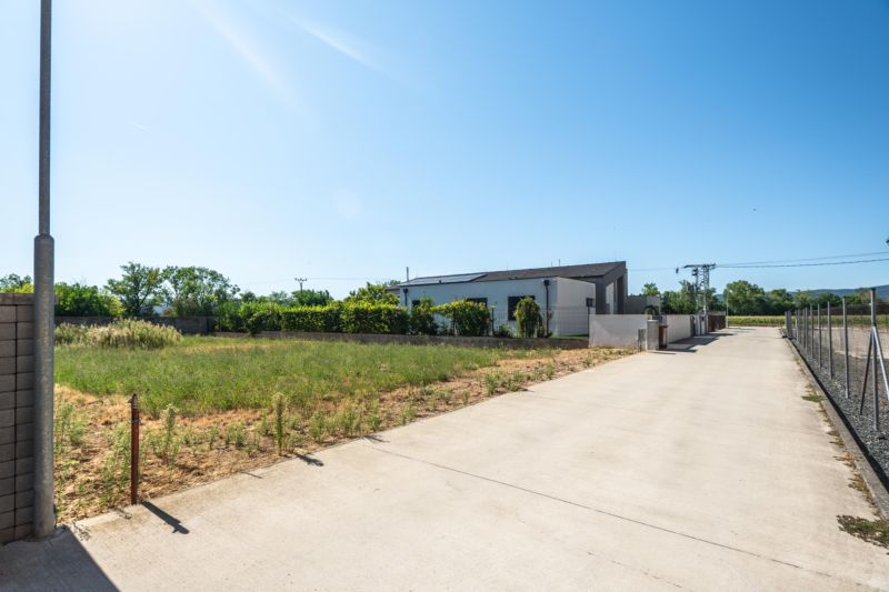 Prime Building Plot for Sale in Tranquil Viničné Village
