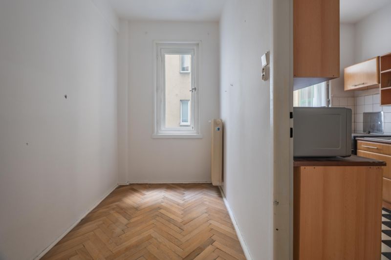 Sale Three bedroom apartment, Three bedroom apartment, Gorkého, Bratis