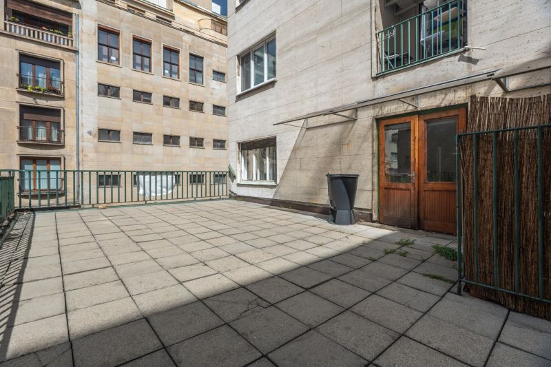 Sale Three bedroom apartment, Three bedroom apartment, Gorkého, Bratis