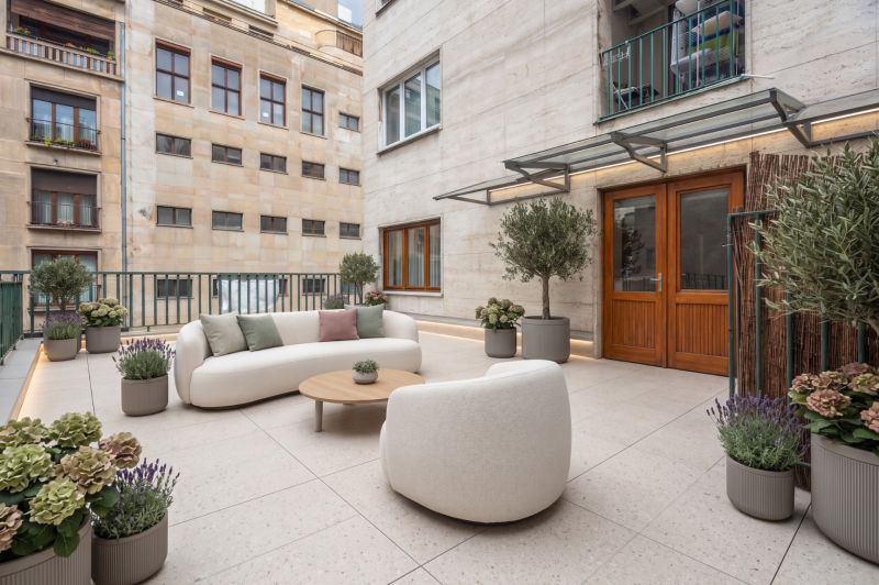 Sale Three bedroom apartment, Three bedroom apartment, Gorkého, Bratis