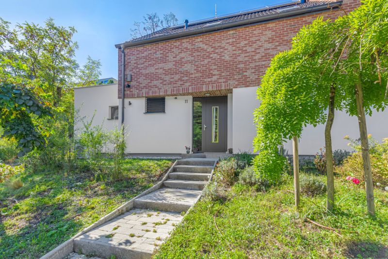 Rent Family house, Family house, Vtáčie údolie, Bratislava - Nové Mest