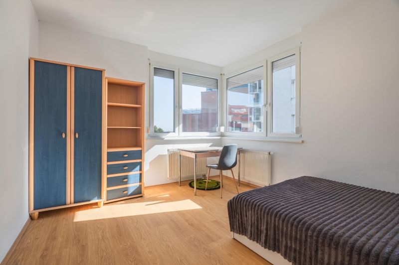 Rent Three bedroom apartment, Three bedroom apartment, KRESÁNKOV, Brat