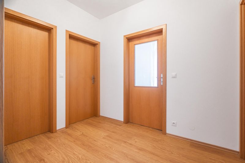 Rent Three bedroom apartment, Three bedroom apartment, KRESÁNKOV, Brat