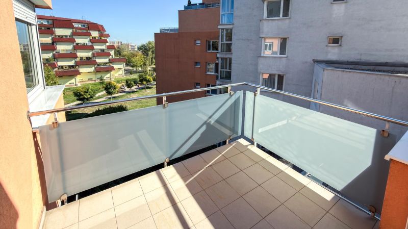 Rent Three bedroom apartment, Three bedroom apartment, KRESÁNKOV, Brat