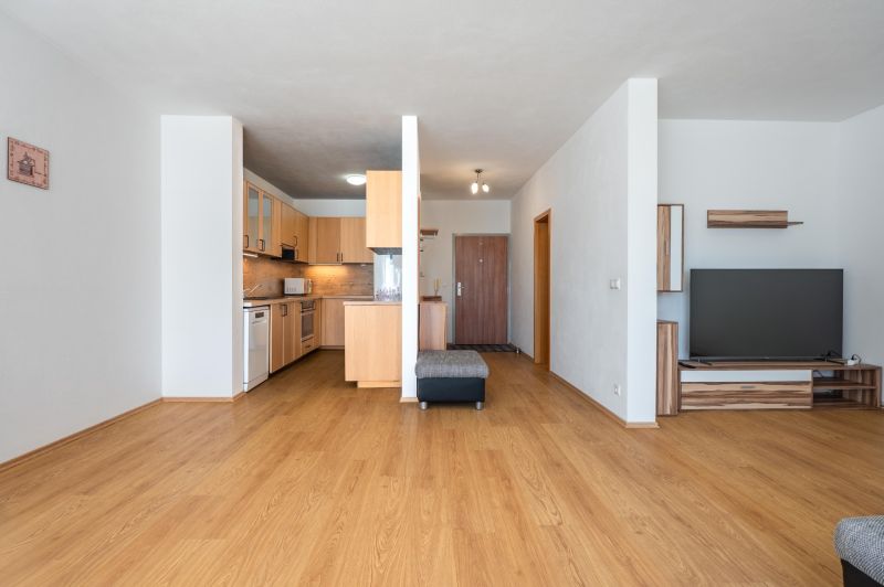 Rent Three bedroom apartment, Three bedroom apartment, KRESÁNKOV, Brat